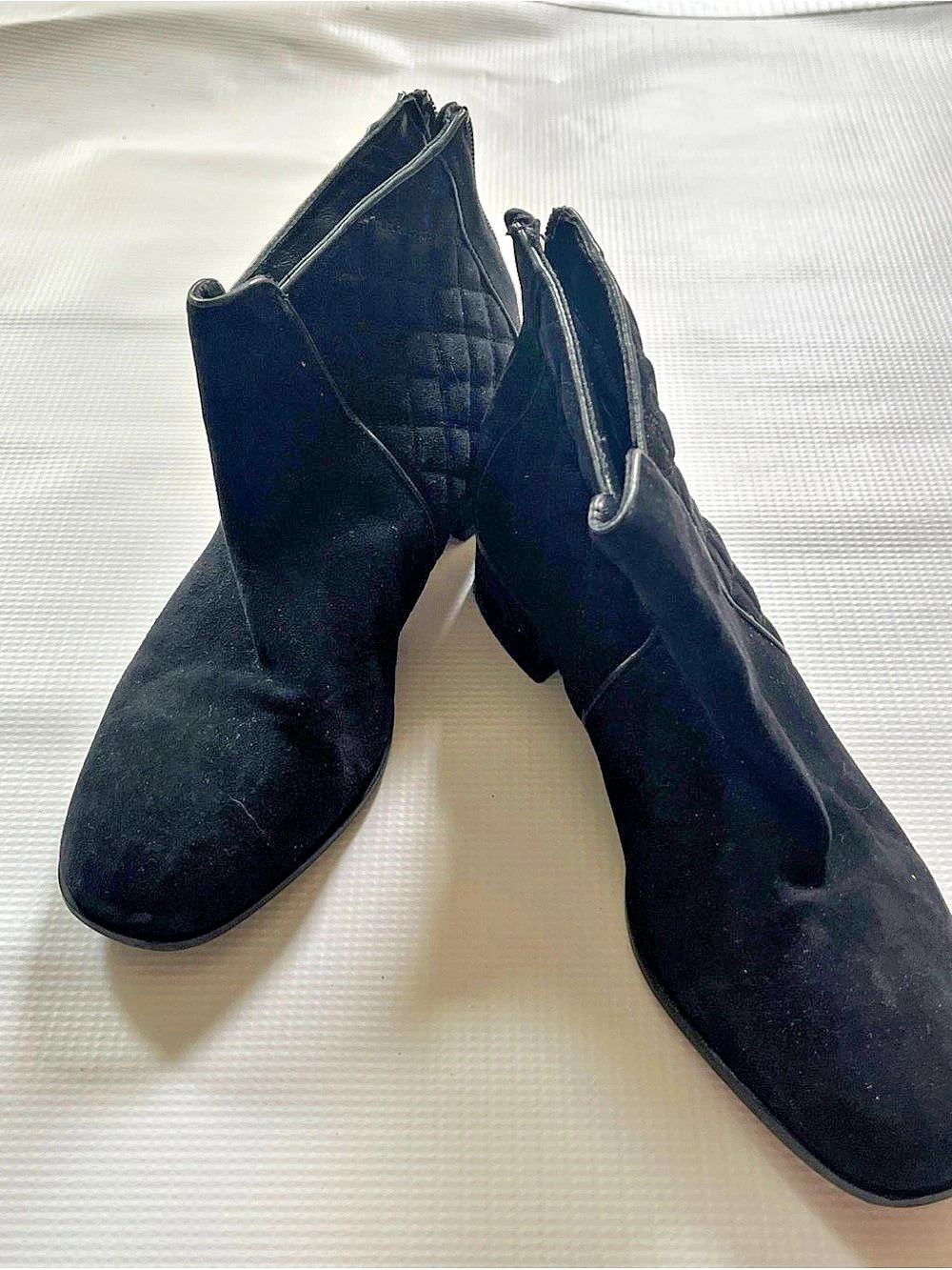 Aquatalia Black Suede Quilted Zippered Ankle Boot  US 6